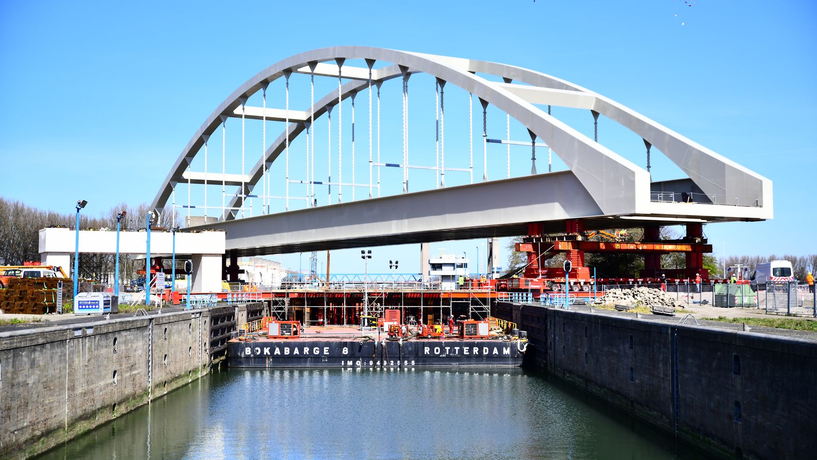 Theemswegtracé: nieuw dubbelsporig verhoogd spoorviaduct